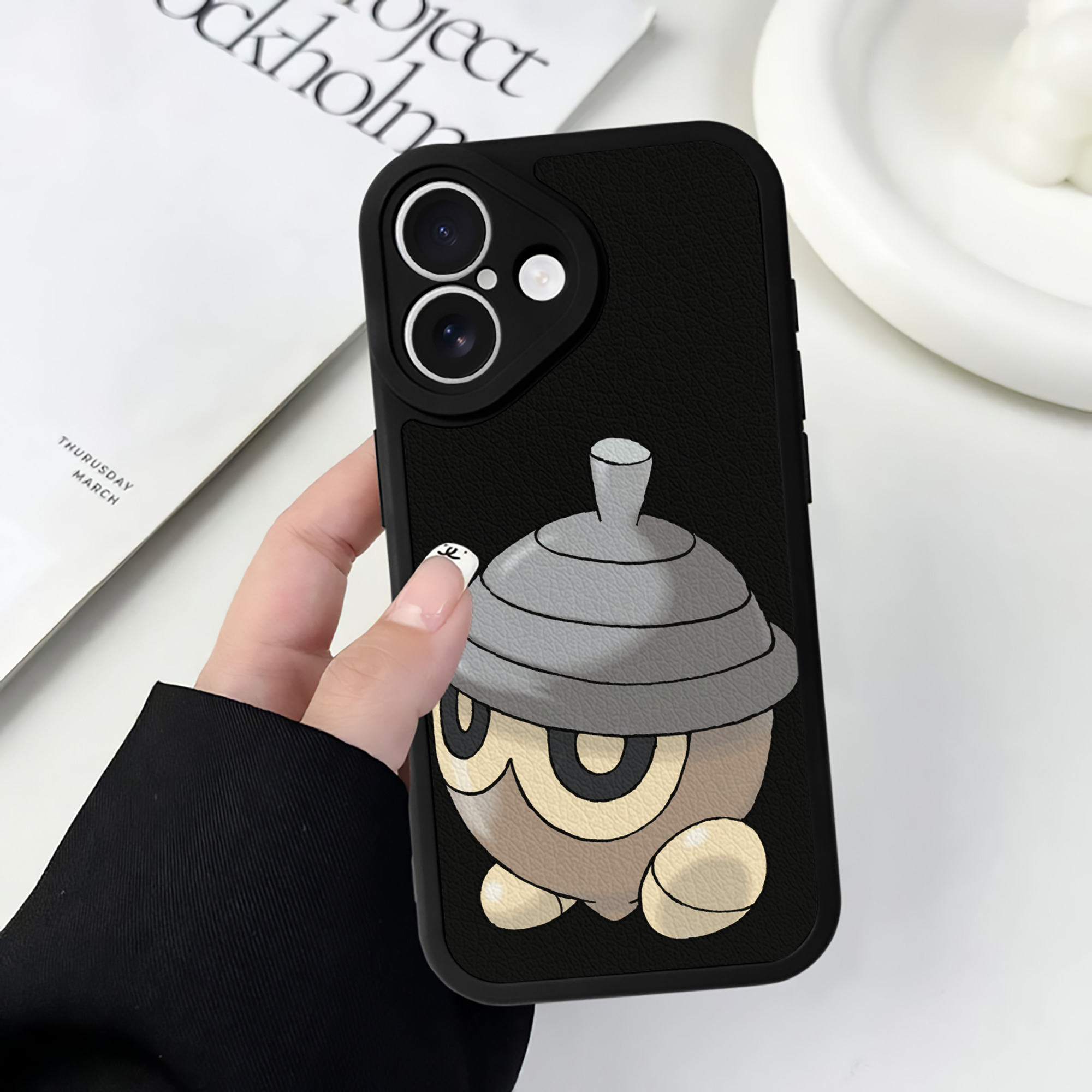 （画像用） ポケットモンスター Pokémon 【iPhone 16シリーズ対応】シリコンスマホケース（レザー調） 材質：シリコン